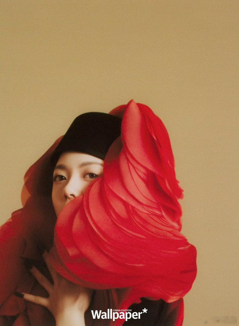 miumiu给赵今麦的推封，这次拍的怎么样～ 