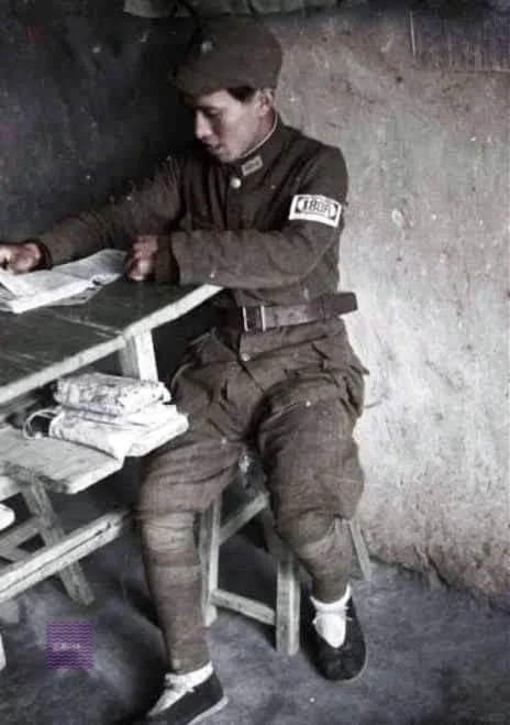 1944年在中国，宫川启吉正在认真的学习中