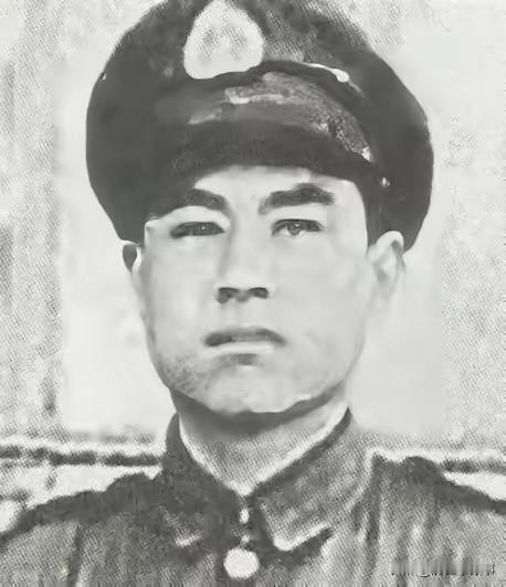 军统特务段云鹏潜入岗村宁次家中，盗走手枪1支、金表1块、金条5根、翡翠球1个、金