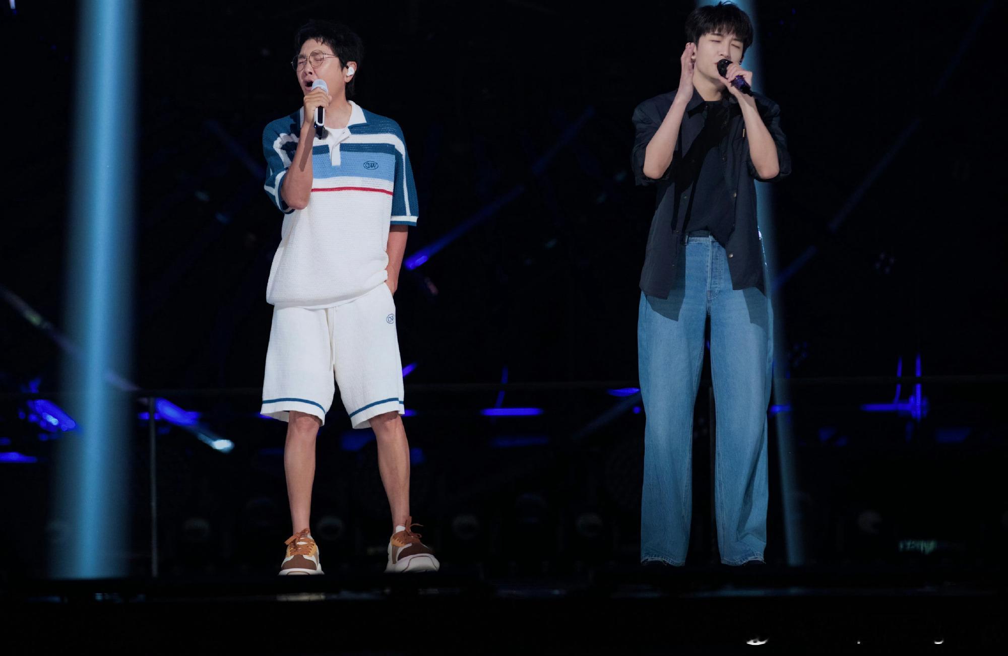 孙楠黄子弘凡合唱相亲相爱孙楠黄子弘凡合唱默契感 我本来对这种老歌合唱没抱期待，结