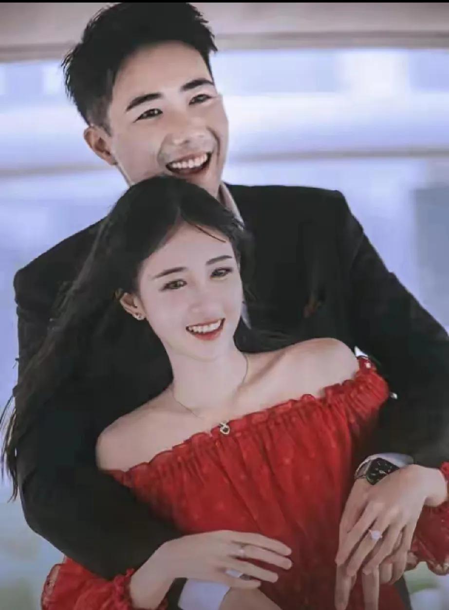 谁说富二代只会躺平啃老？97年出生的丁佳敏，爸爸是特步创始人，老公是七匹狼太子爷