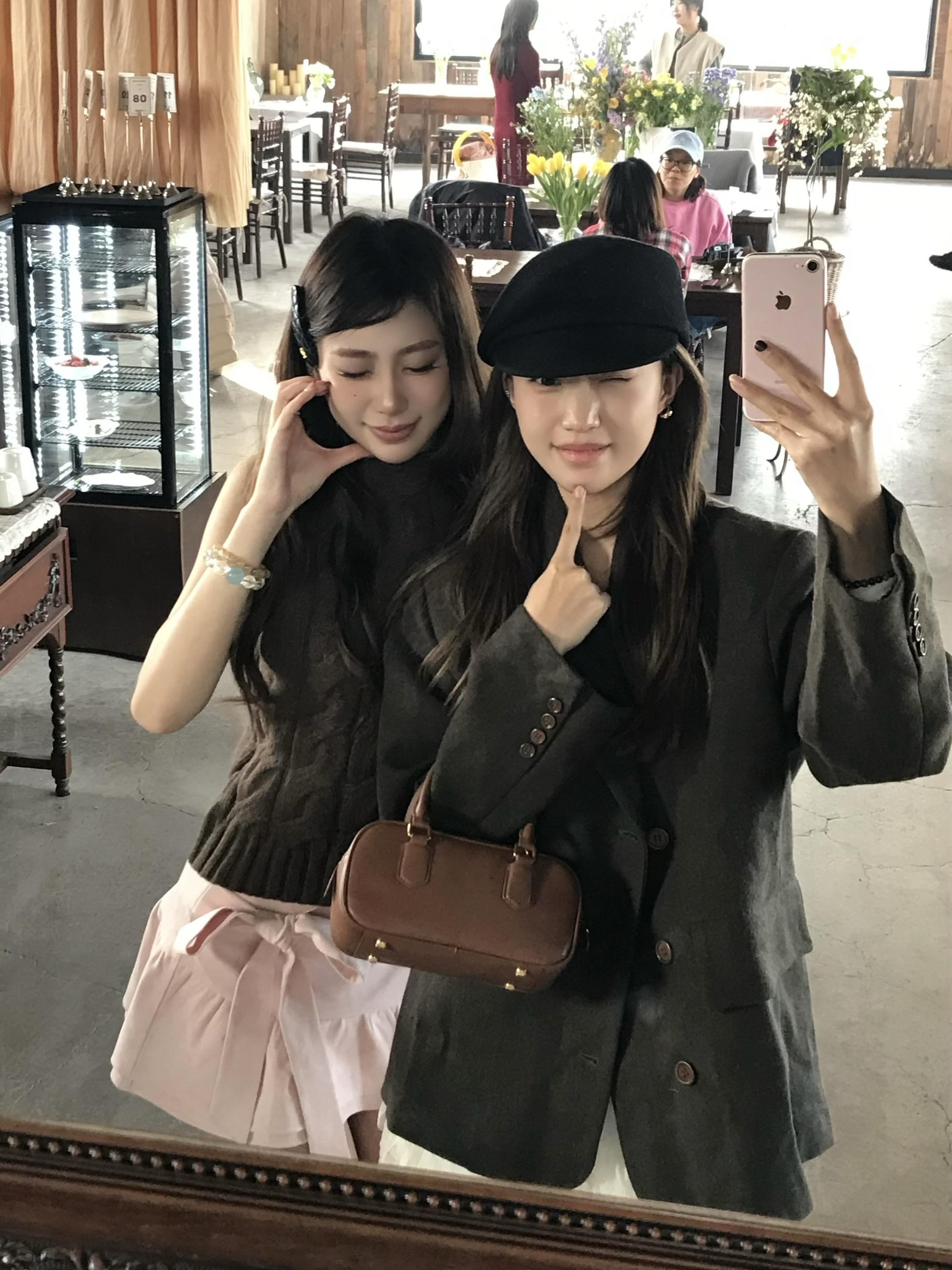 存一些好朋友见面拍照姿势