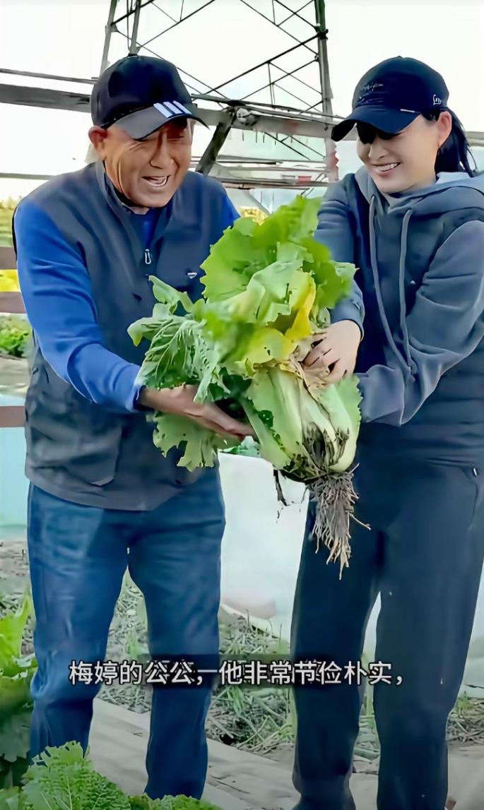 梅婷真的把日子过成了所有人向往的模样。荧幕上她是实力派演员，生活里更是被幸福包围