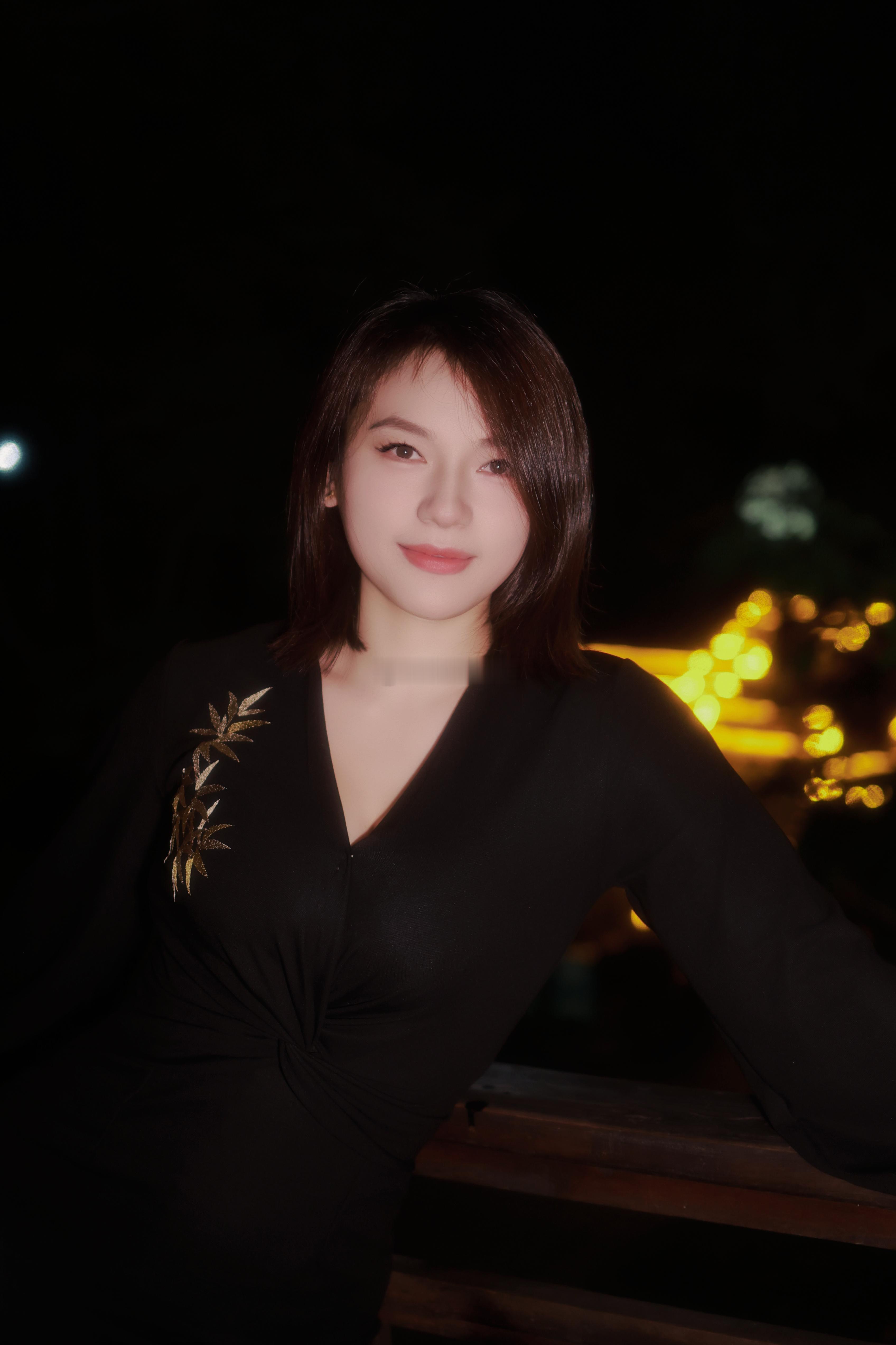 我不再像那几年那般偏激 我越来越柔和宽容​在挫折和高光时刻里进行自我察觉然后不断