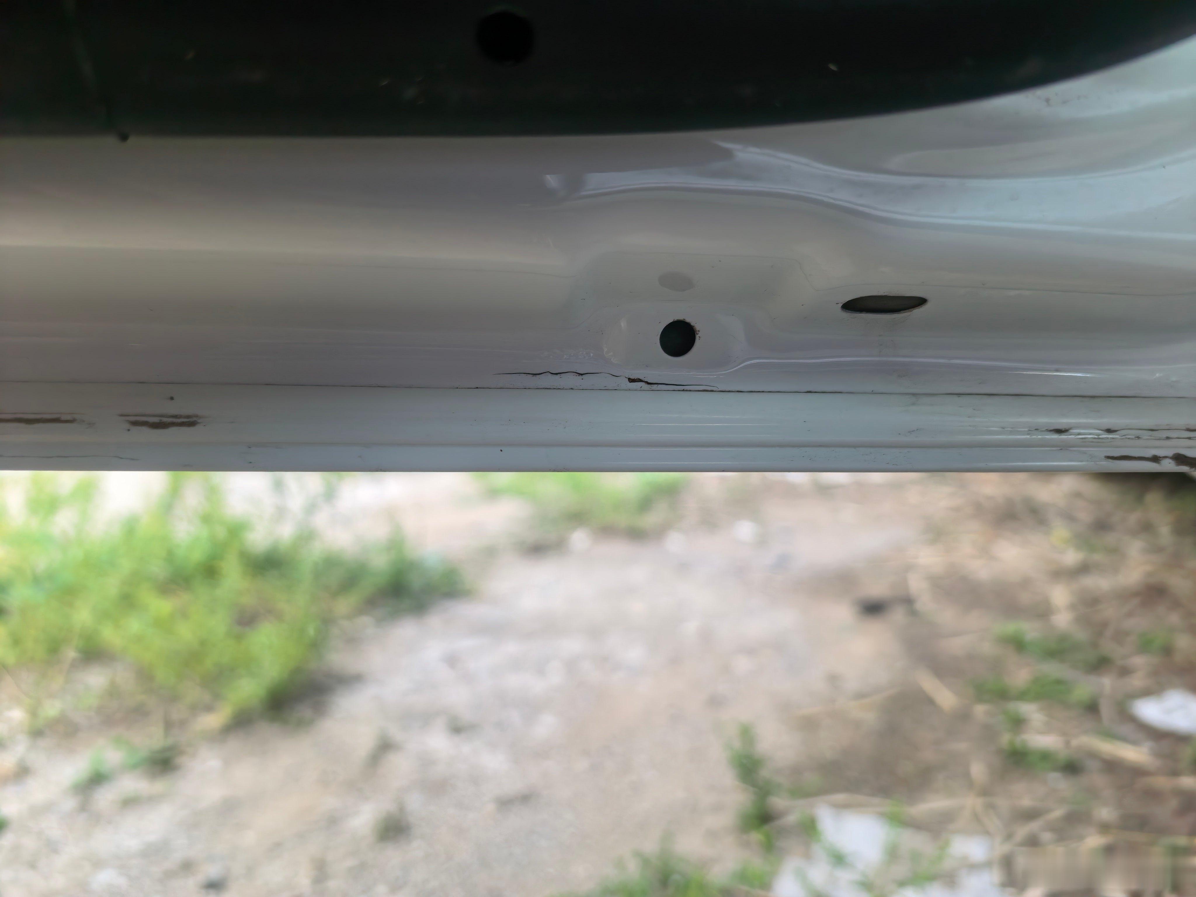 车主投诉【别克君威车门内侧漆面开裂生锈要求厂家给予说法】车主陈先生向汽车门网投诉