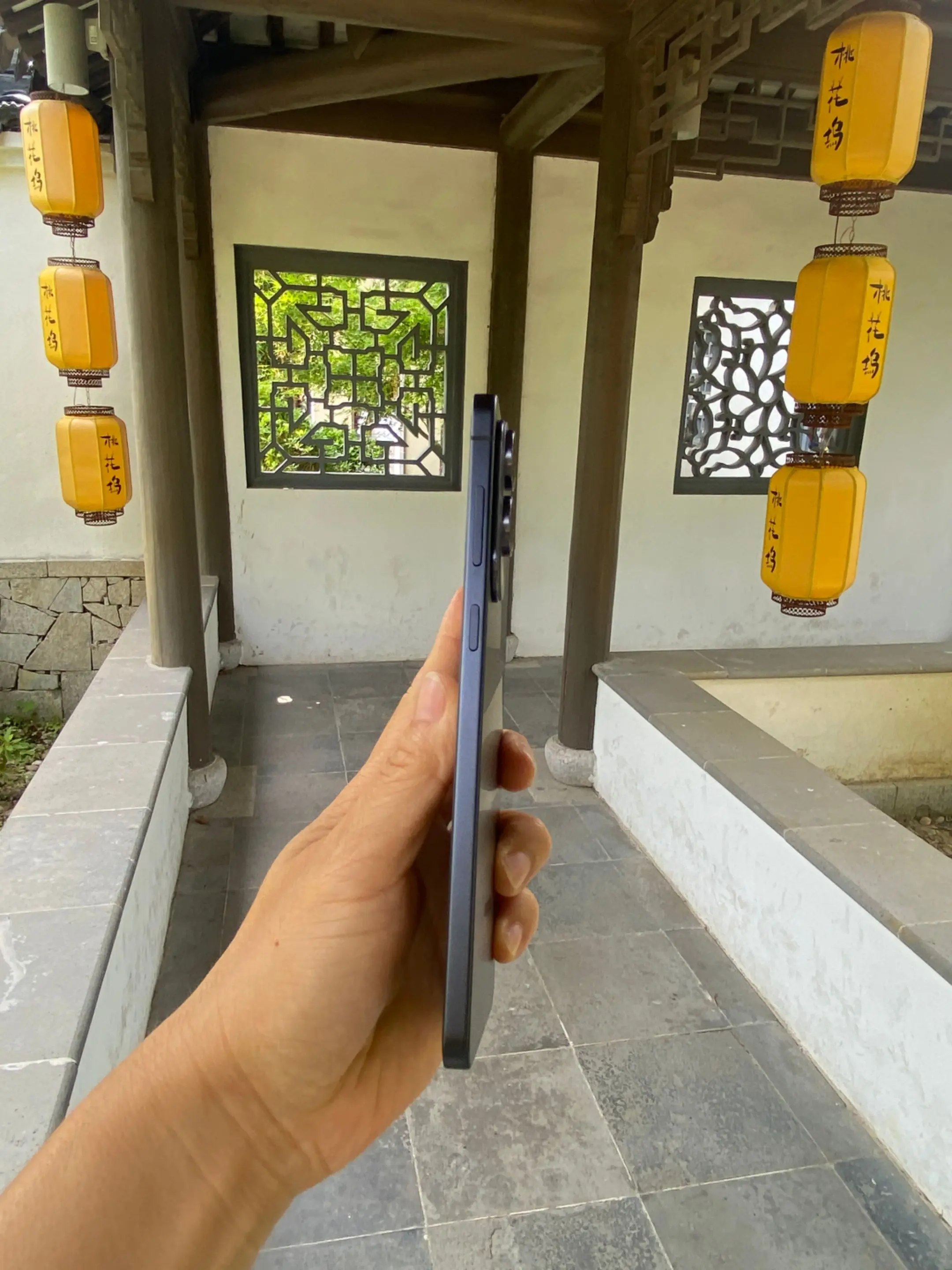 三星S25 Edge终于到货啦，这轻薄机身设计真的绝，小手星人单手操作...