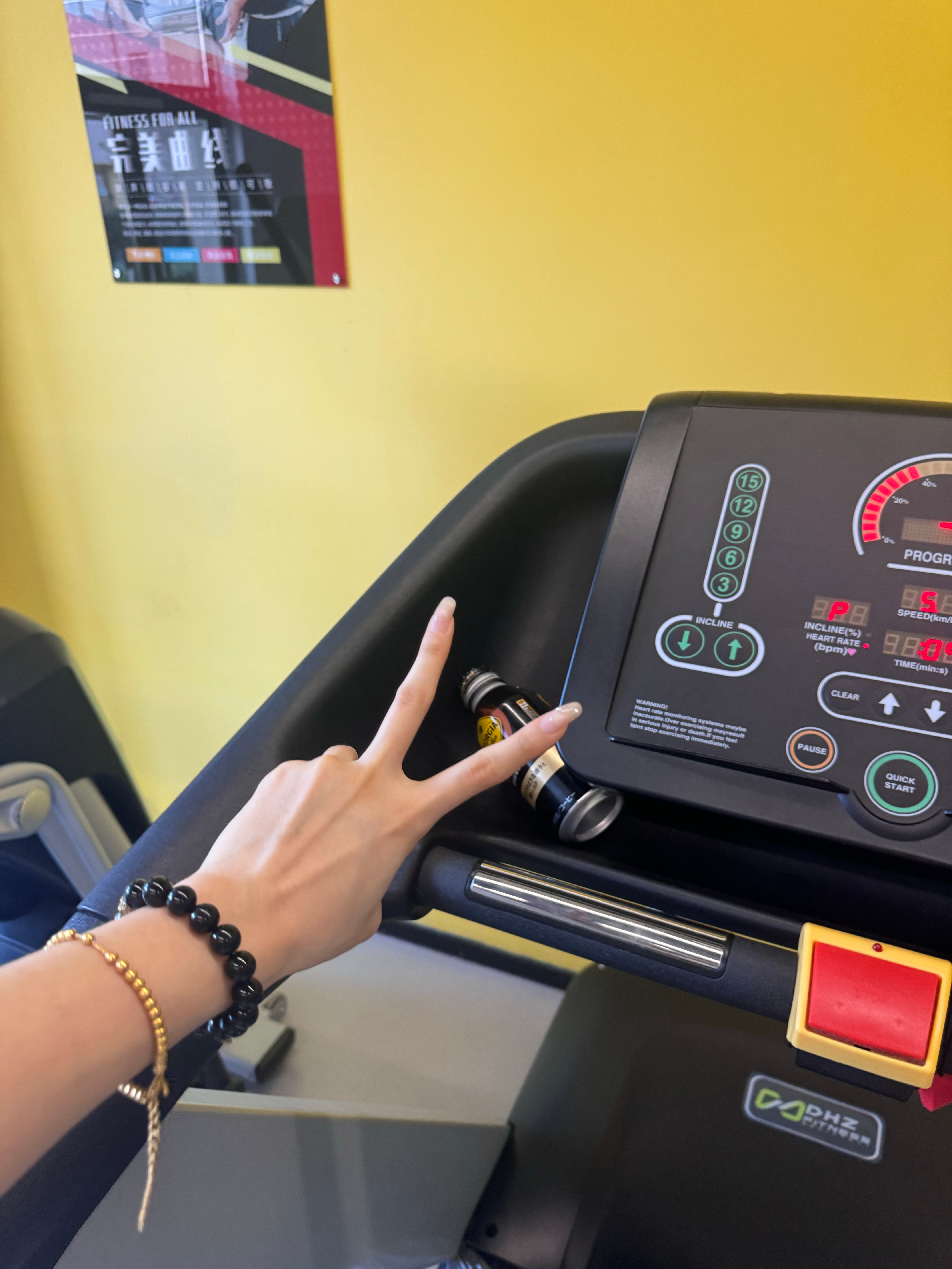 圣诞节快乐！🎄🎁🧑🎄大家今晚准备怎么迎接圣诞老人呀 上午健了个身，下午准