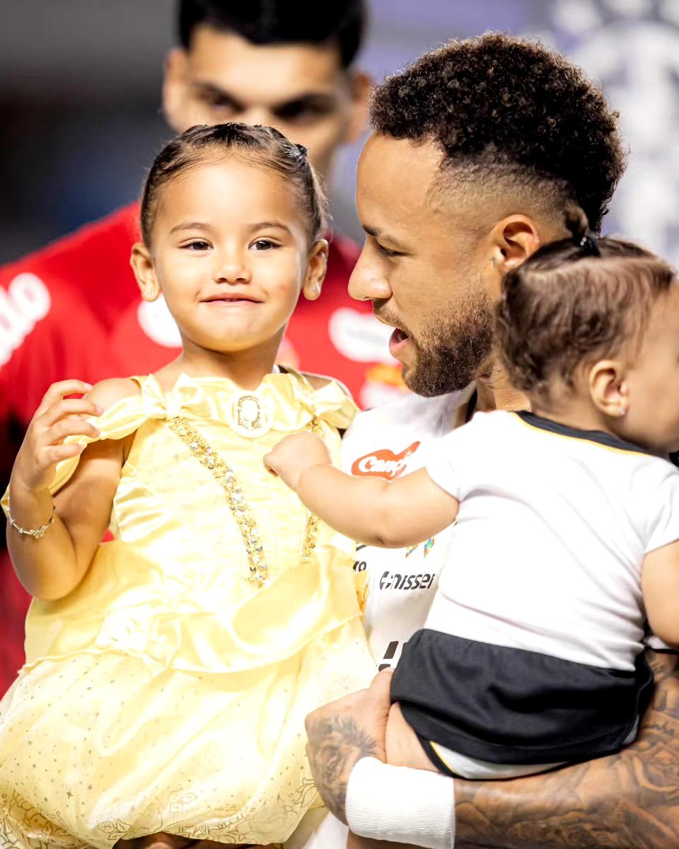 内马尔 宠女狂魔