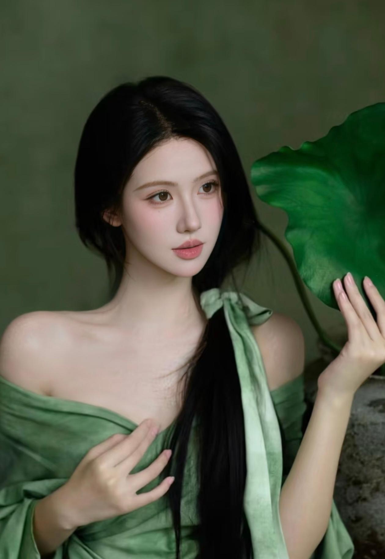 静谧时光，如梦如画🌸🌸🌸
绿韵诗意 东方古典美女 哪些女生让你一眼就喜欢的