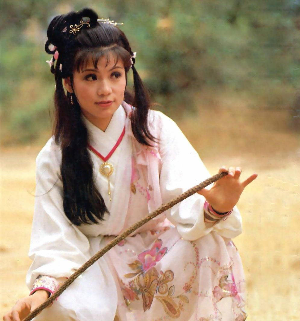 翁美玲于1985年5月14日自杀身亡，年仅26岁。她的葬礼在香港九龙殡仪馆举行，