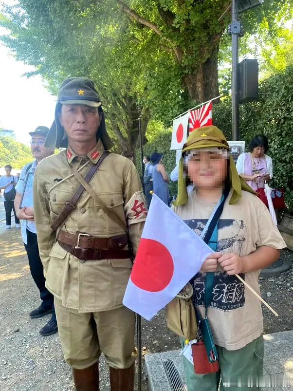 日本军国主义的泛滥，只有一个结果，那就是让中国人民抛弃一切幻想，时刻保持警惕与忧
