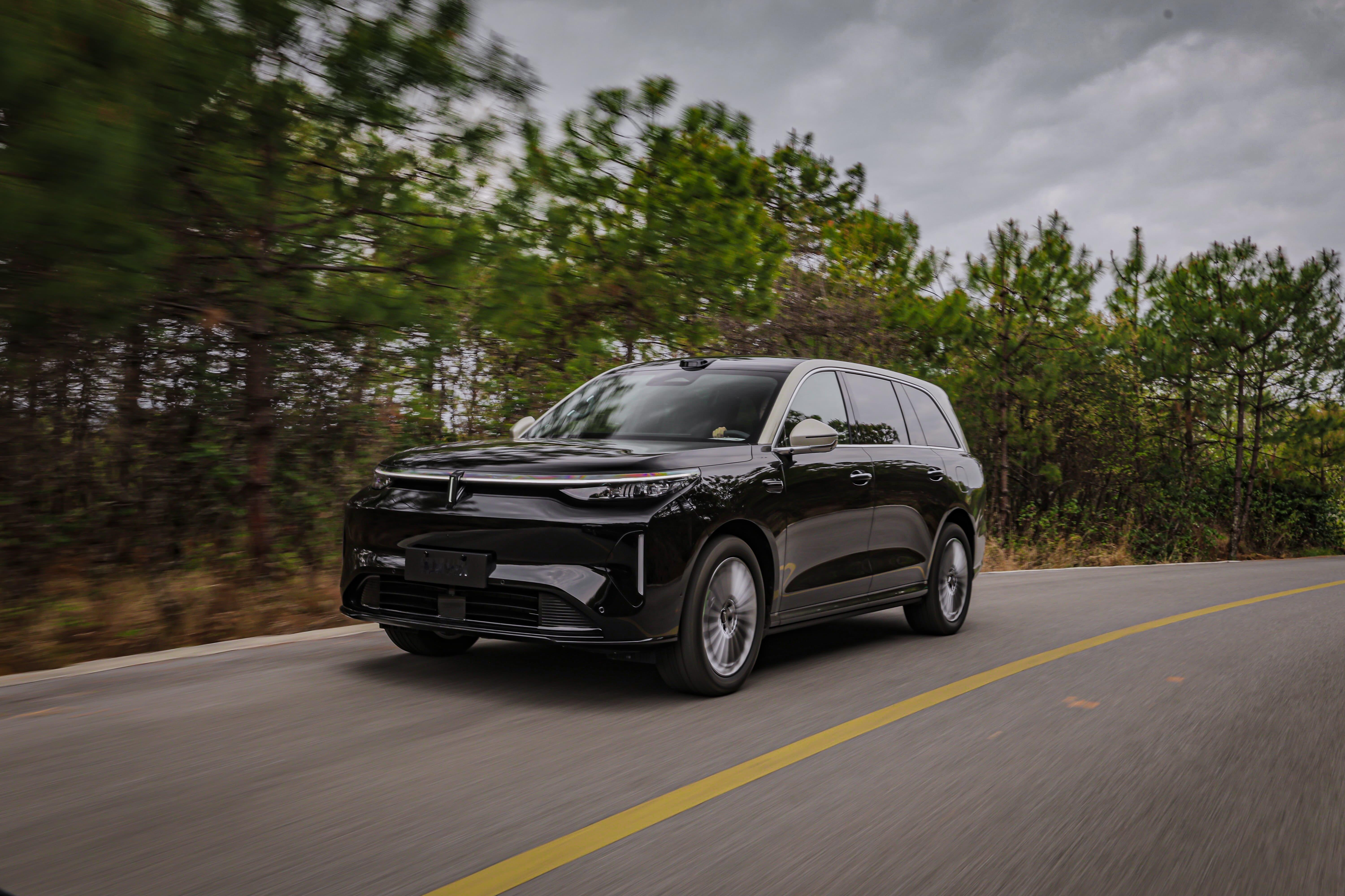 长城作为传统车企，智能化脚步不可谓不快，尤其是魏牌这个系列。这次定价50万级的魏