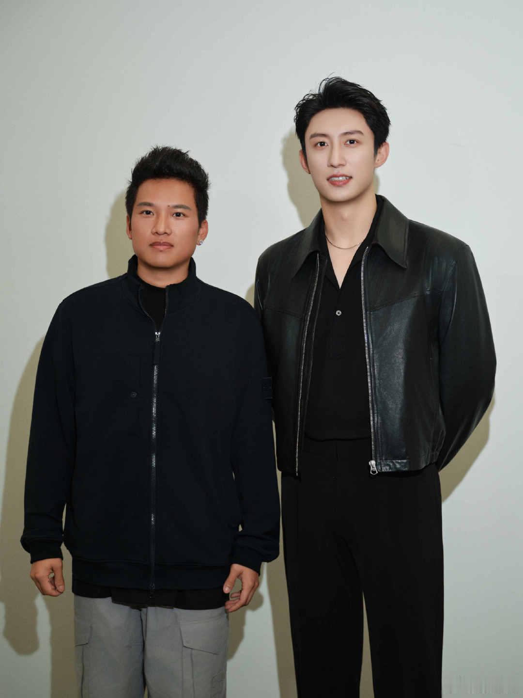 黄景瑜和林臻东原型同框黄景瑜和张臻东同框这画面也太养眼了！两个臻东都帅得各有千秋