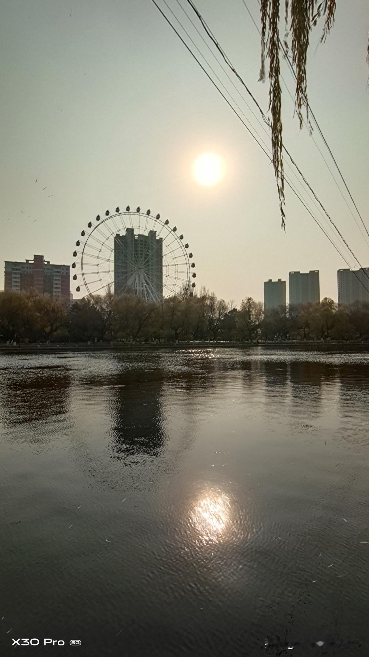 或许是时代变了，人心也变了，老祖宗留下的传统美德也变了，如今人们对善良的理解也需