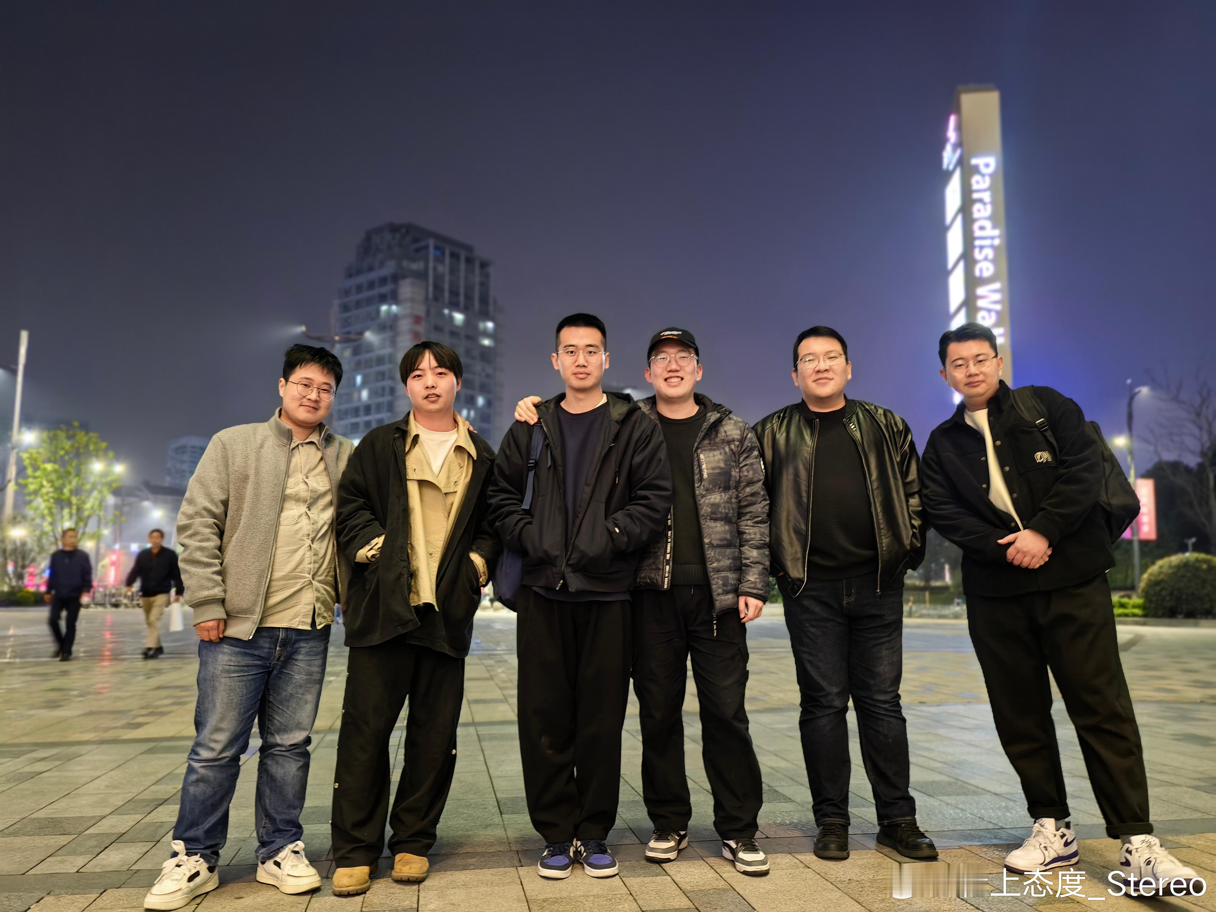 刚才翻了翻相册，看来今年已经不能用九图来总结了哇！手机内存都满了[跪了]2023