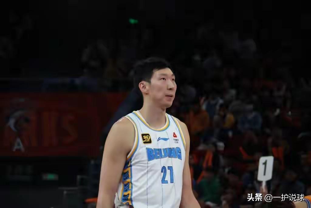 北京队明明在篮板，助攻，内线，两分球都占优势，却还是输给了福建。阵容看着挺强，就