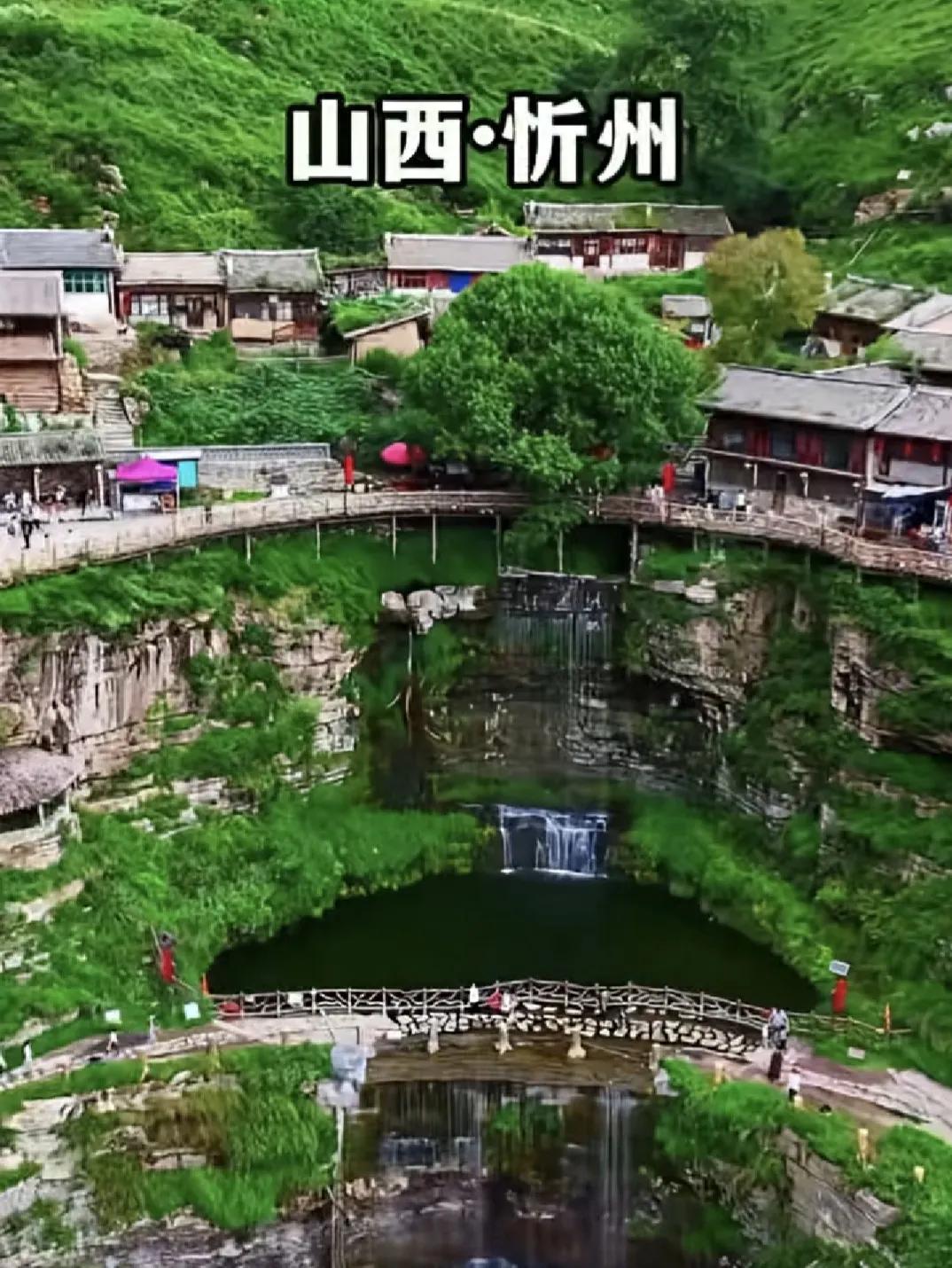 健康小常识：有两白睛出血的患者，点眼药水没用，吃了三付养肺清肝的药，很快就好了。