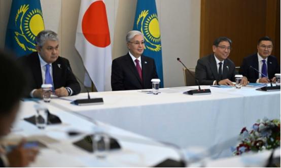 日本想骗中亚五国一起反华，兴冲冲签了稀土协议，才发现运输是大问题

近日，日本首