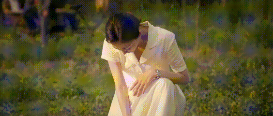 主角 小白鞋改编电视剧主角很庆幸小娥遇见了小白鞋，被她的温柔治愈，被她的三观影响