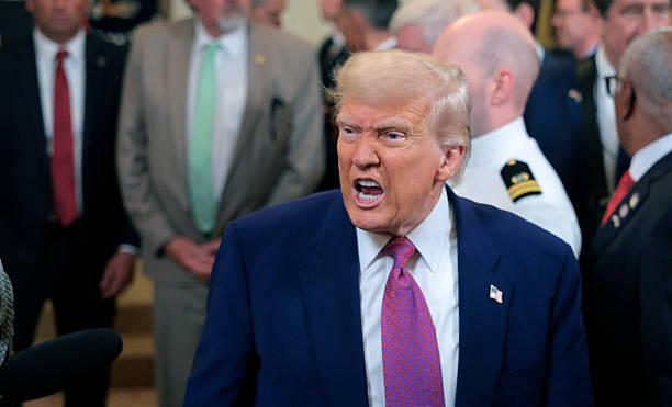 伊朗这一仗救了美国一命！如果不是伊朗一战“打醒”美国，美国还以为自己是凌驾于所有