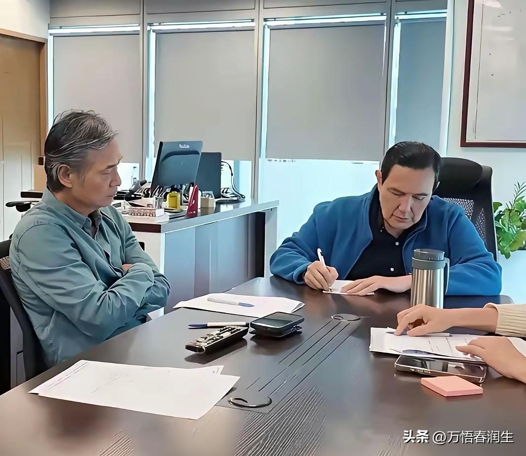一个没有民族大义，貌似正直清白，实则自私自利。
一个不是冥进党的卧底，就是米利奸