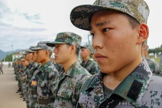 大学毕业生士兵提干考试考什么?大学毕业生士兵提干考试分为文化科目（笔试）和军事共