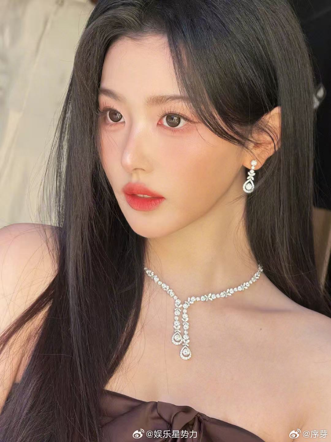 孔雪儿也太爱听烂梗了吧 孔雪儿的幽默感真的太加分了，面对粉丝的各种烂梗都能轻松接