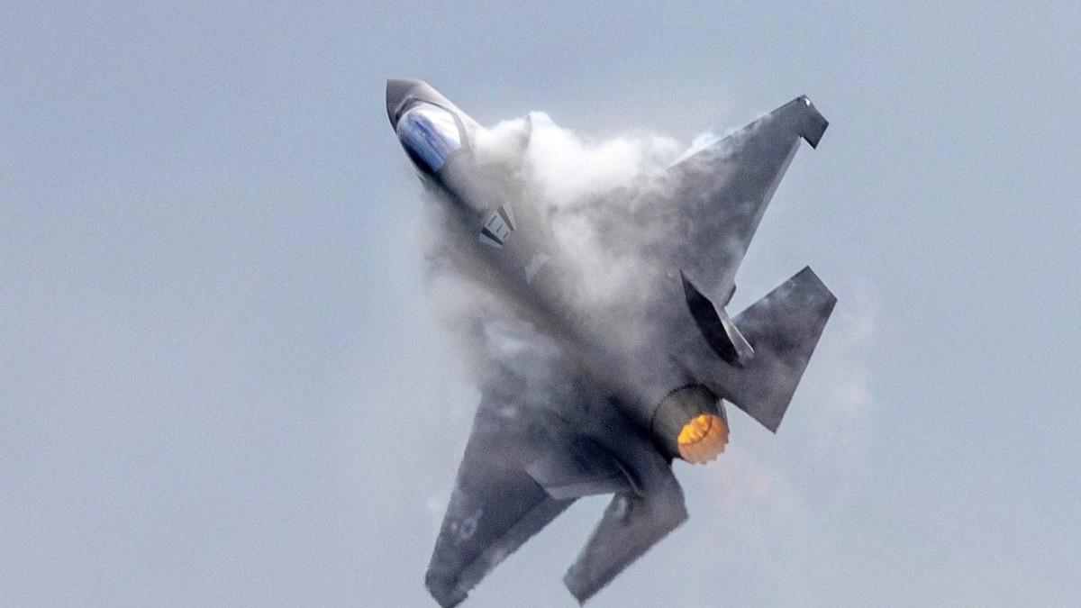 F-35“首杀”有人战机，伊朗雅克-130太弱了，或后悔没买歼-10

据以媒报