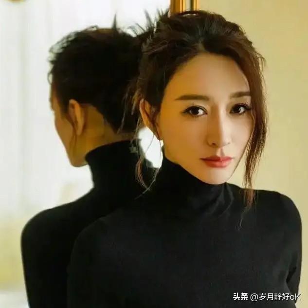 如今50岁的李小冉两次痛失自己的骨肉难道不后悔吗？

第一次怀孕是2010年男友