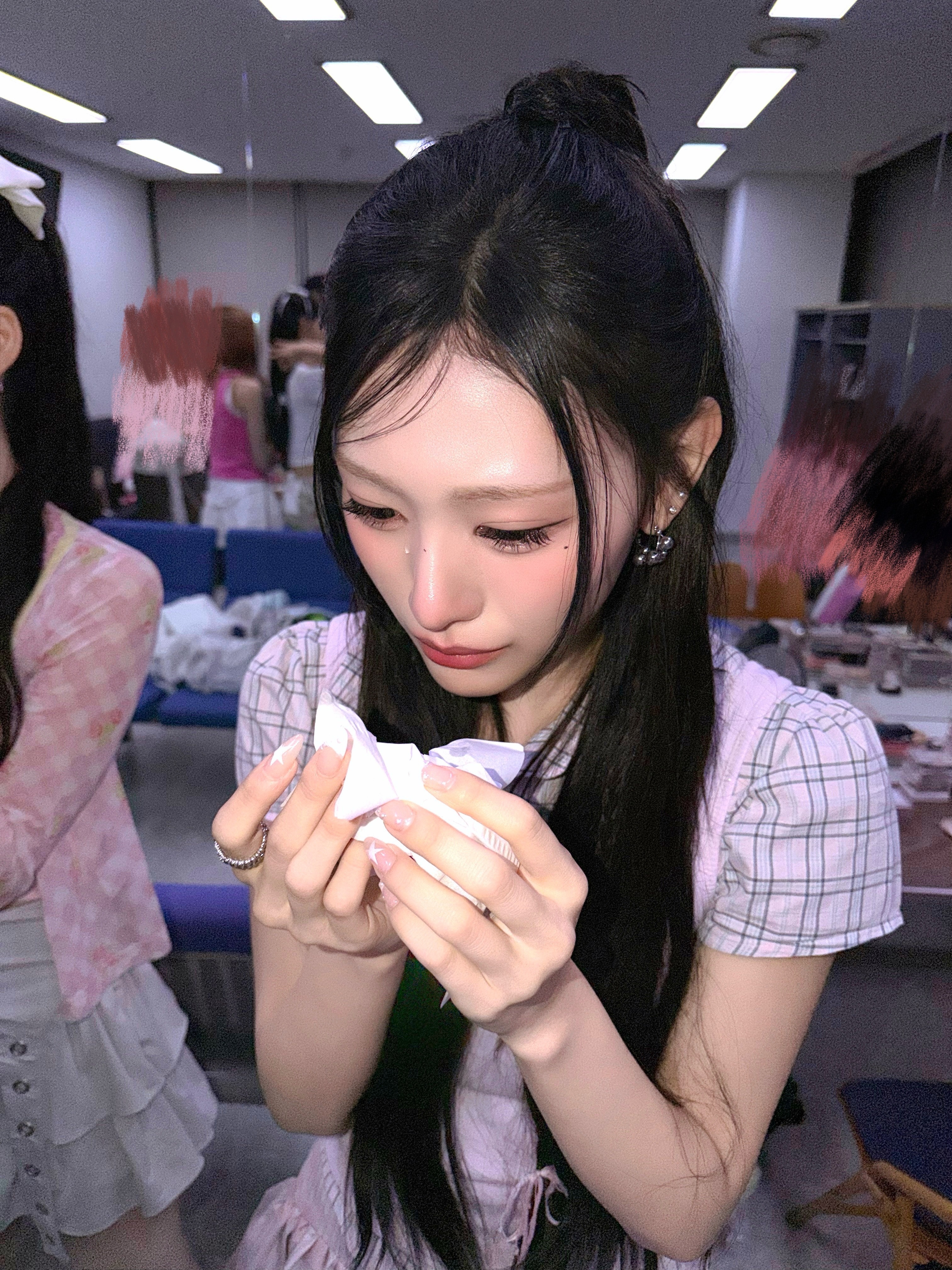初一位哭哭⋆ᶿ̵᷄ ˒̼ ᶿ̵᷅⋆RESCENE初一位 韩网争论RESCENE所