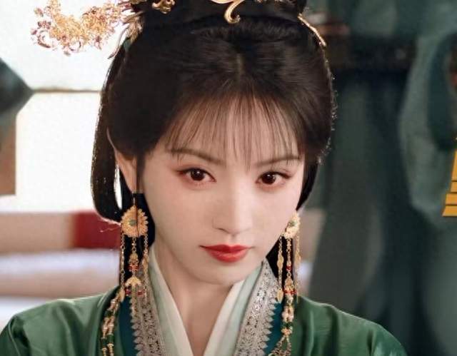 《嫁金钗》首播，观众评价一针见血，男帅女美、田曦薇巴掌扇爽了