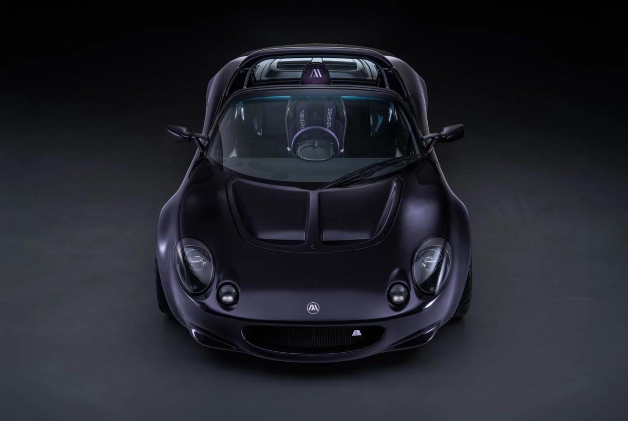 一台二手初代Elise S1原车大约2.8万美元，而英国改装厂Analogue 