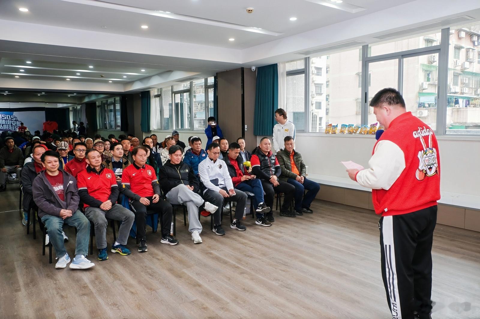 “穗安街超”打造“家门口的足球盛宴”2月1日上午，2026“穗安街超”趣味足球挑