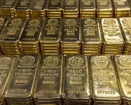 美国真是一个大坑！荷兰原本计划从美国和加拿大转移 86 吨黄金到伦敦，最后真正跨