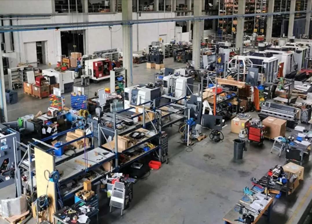 自称中立国却断供中国机床？瑞士如今订单暴跌，这不是自断财路？

提到瑞士，很多人