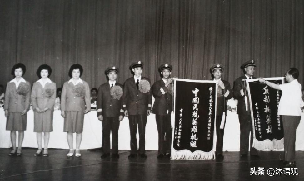 1982年7月，5名歹徒冲进客机驾驶室，劫持了飞往上海的2505次航班，就在这个