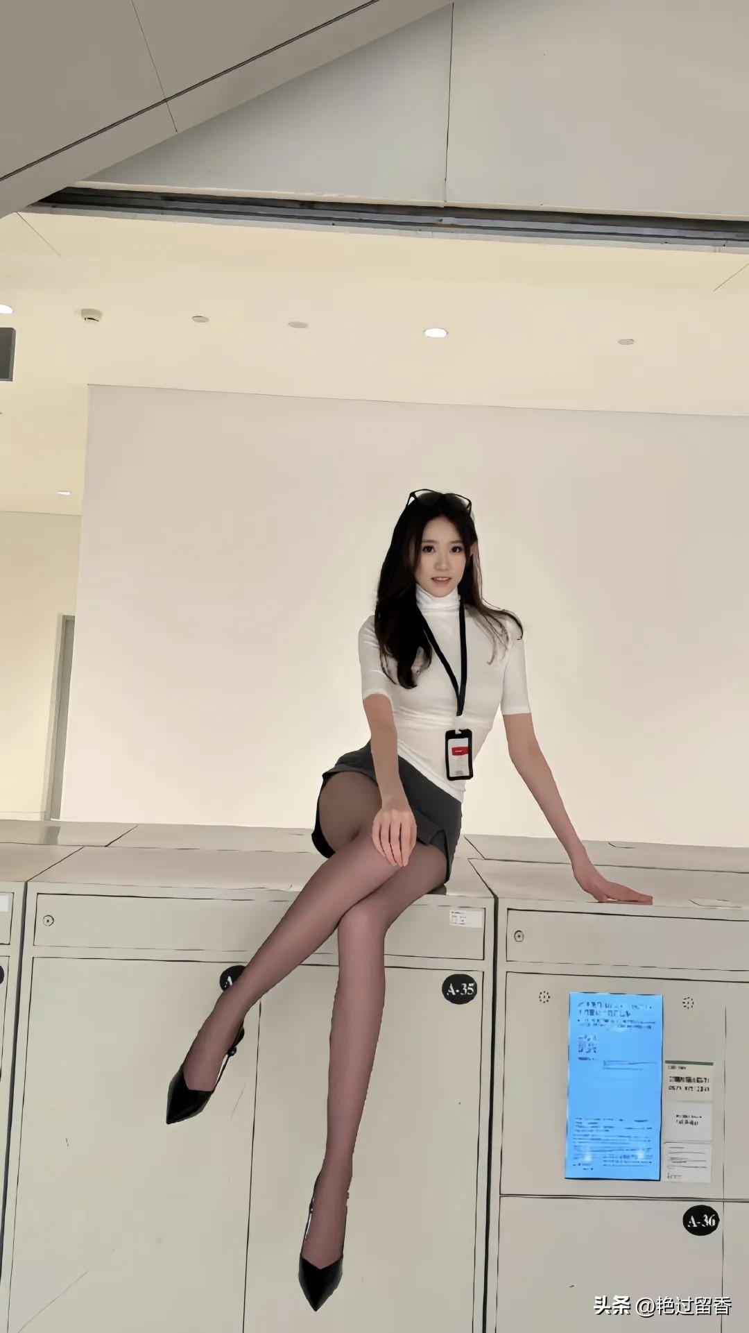 办公室的时尚女郎，黑白配的优雅穿搭！有气质的穿搭如何打造?