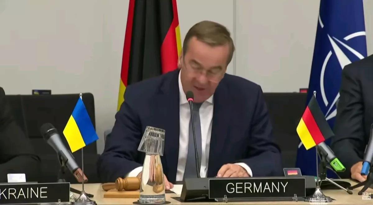 德国防长透露，将在未来四年向乌克兰交付数百枚“爱国者”导弹。

《图片报》报道，