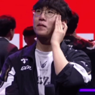 英雄联盟 好多人来问，我真没票，这次也不卖票[笑cry]不过媒体资格应该敲定了，