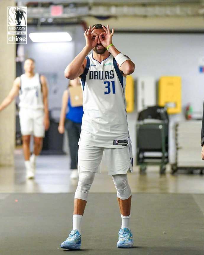 Klay Thompson x ANTA携手12年之后，克莱·汤普森与安踏双方又