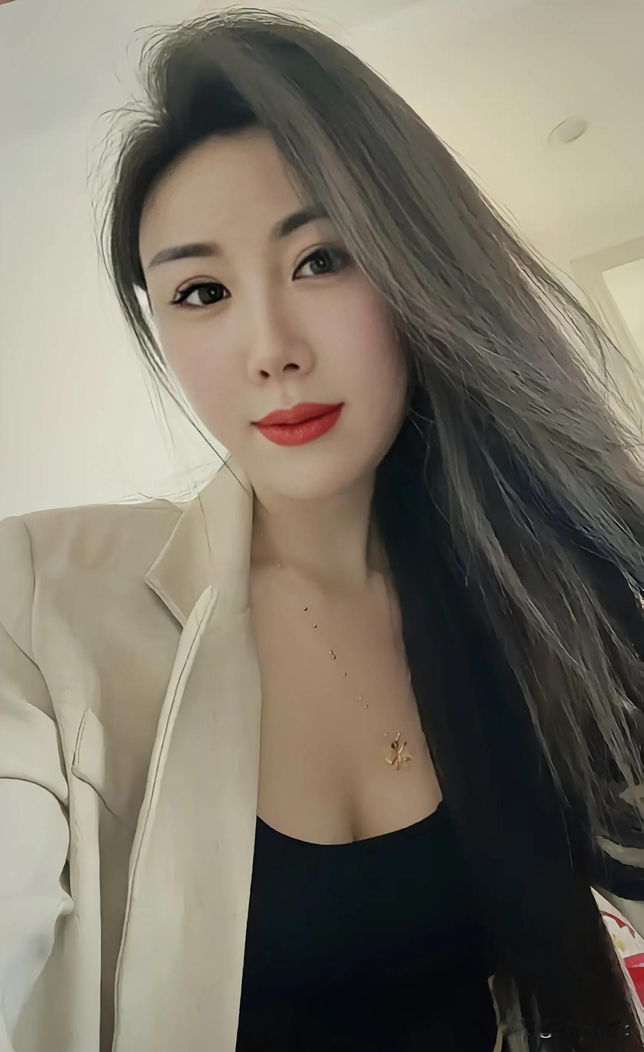 心，只有一颗，不要装的太多。人，只有一生，不要追的太紧。心灵的愉悦，来自精神的富