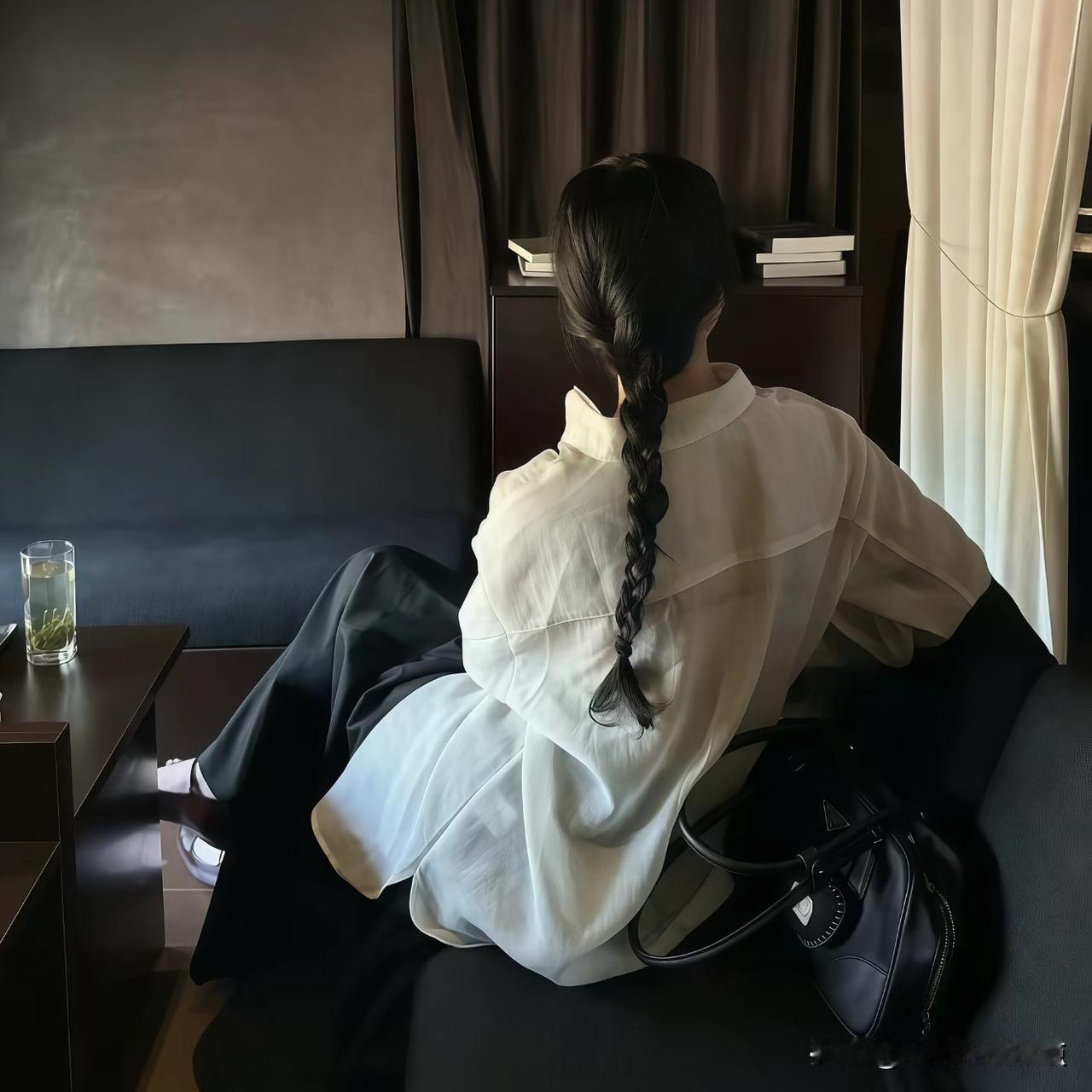 一句话，让男人难受一整晚

1:别拿我跟别人比，我没她们漂亮，没她们身材好，但我