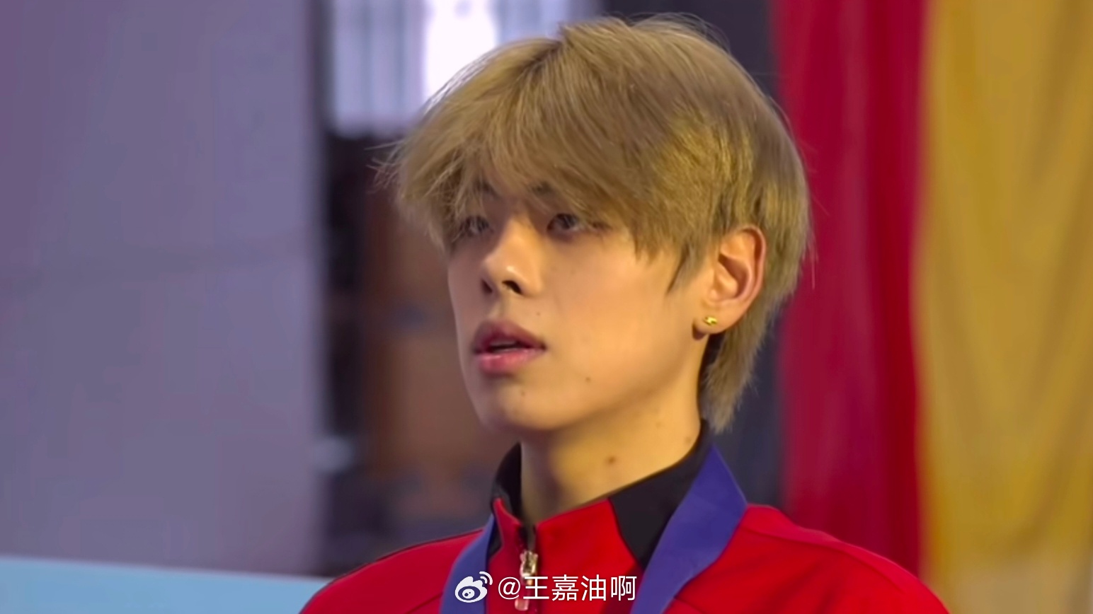 刘瀚彬获世青赛5000米冠军速度滑冰世青赛男子5000米决赛刘瀚彬6分14秒38