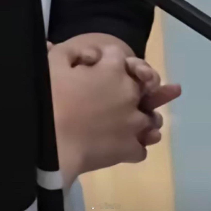 两只小猪爪 ​​​