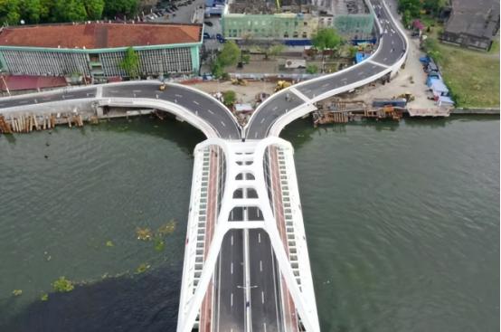菲律宾政坛杀疯了！5月10日，就在所有人都以为莎拉・杜特尔特的政治生命已经走到尽