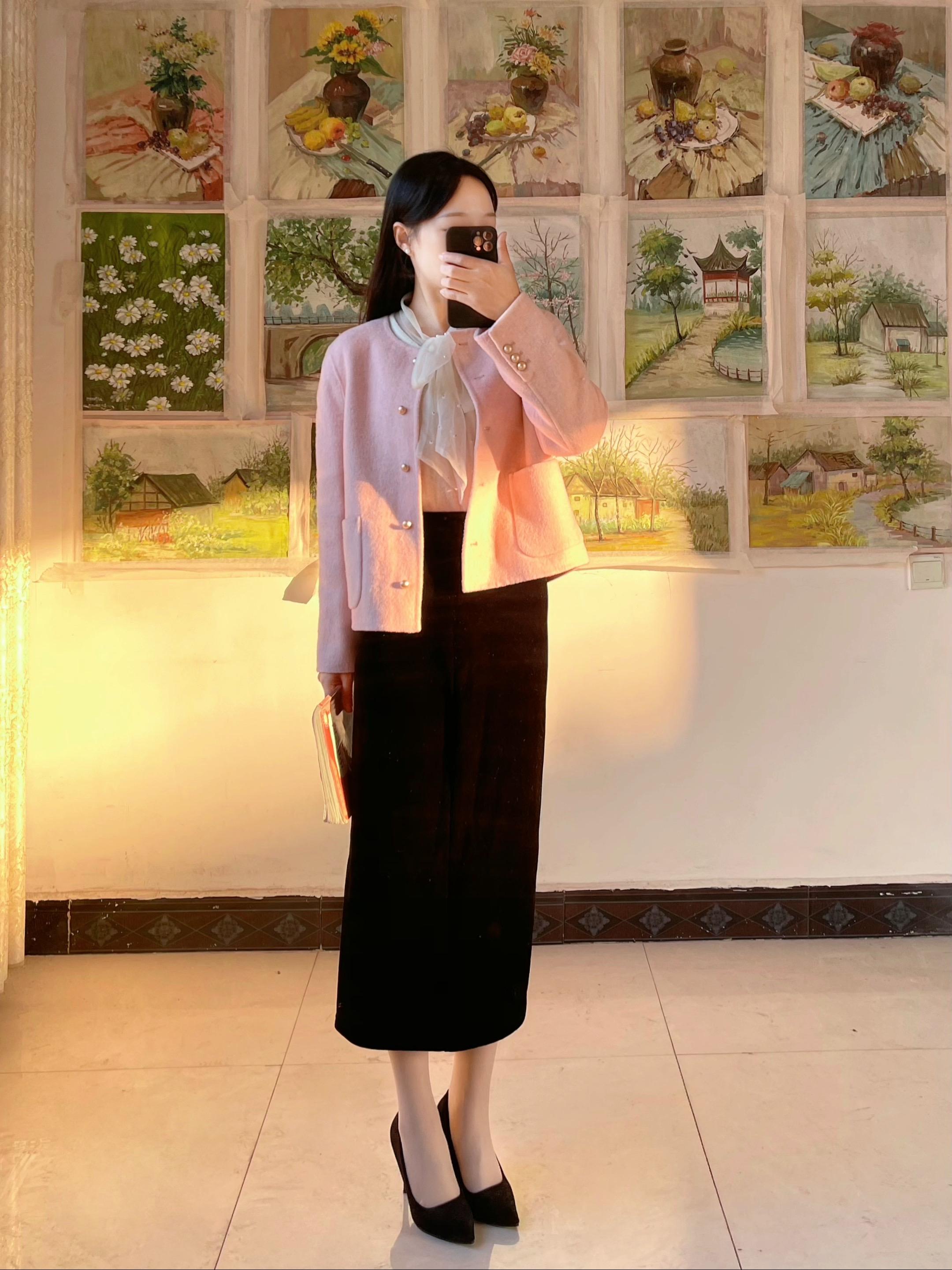 黑板上的粉笔字写了又擦，作业本上的红勾画了又画，教育者用一生的坚守告诉...