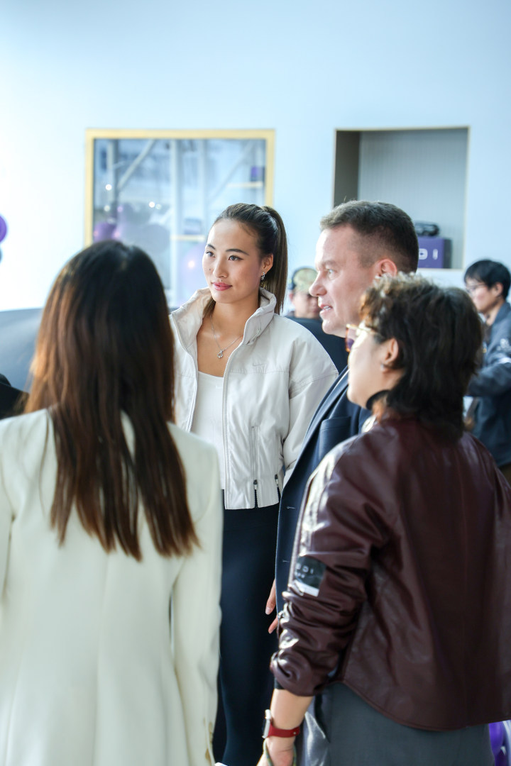 郑钦文的旅行新搭子 小郑的新赛季要来了，她的崭新奥迪E5 Sportback也来