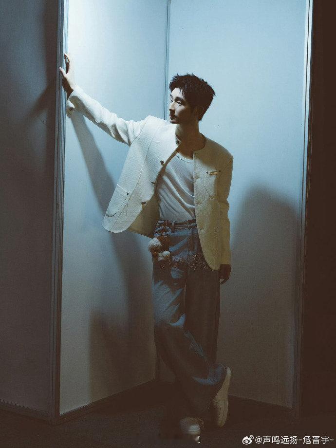 华晨宇夸赞危晋宇万丈光芒谁懂啊！危晋宇凭实力拿下华晨宇的夸赞，一句万丈光芒太戳人