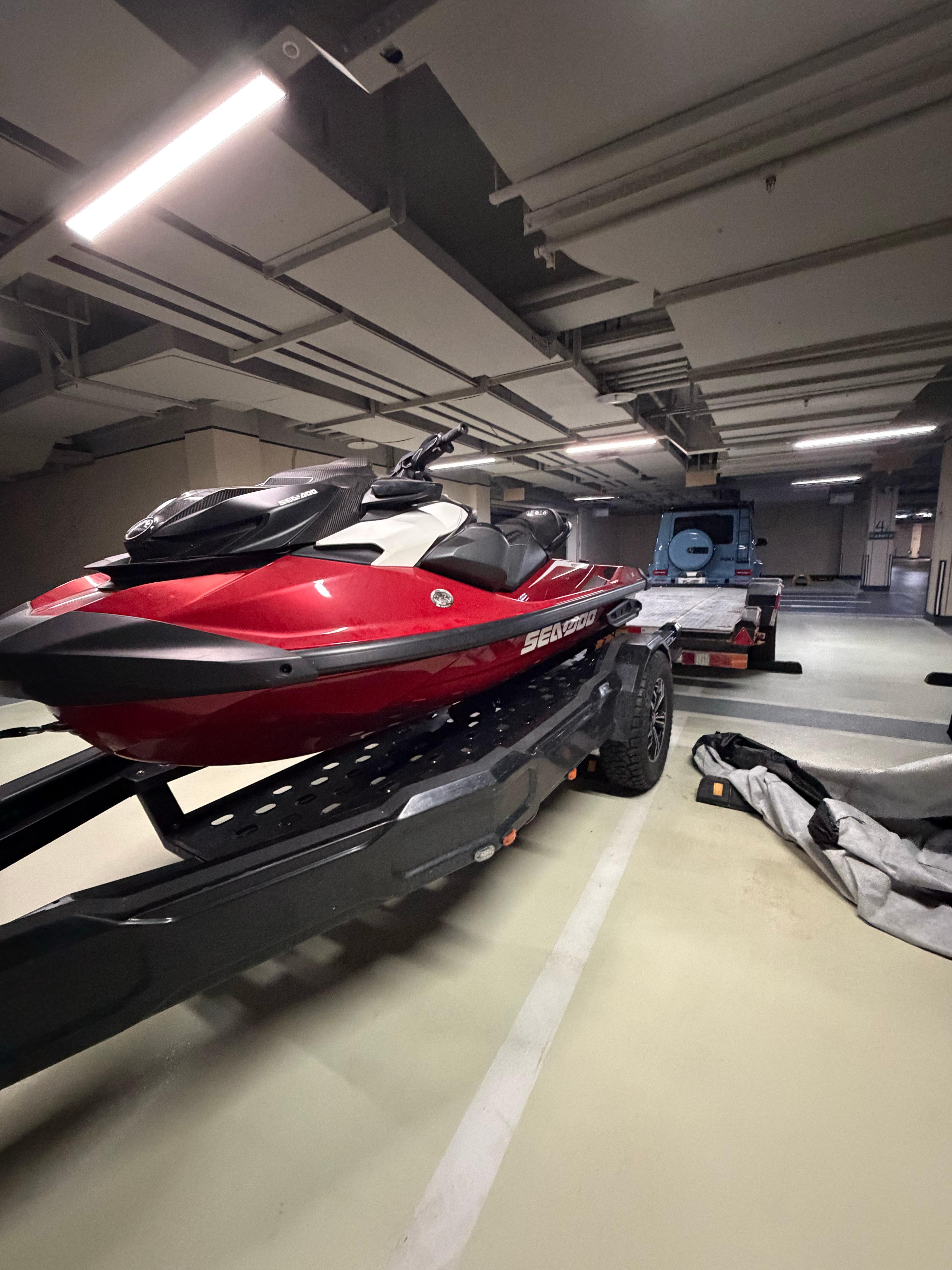 唉，这摩托艇买了两年了，总共就骑了10个小时今天给它洗洗封存一下，明年开春见！跟