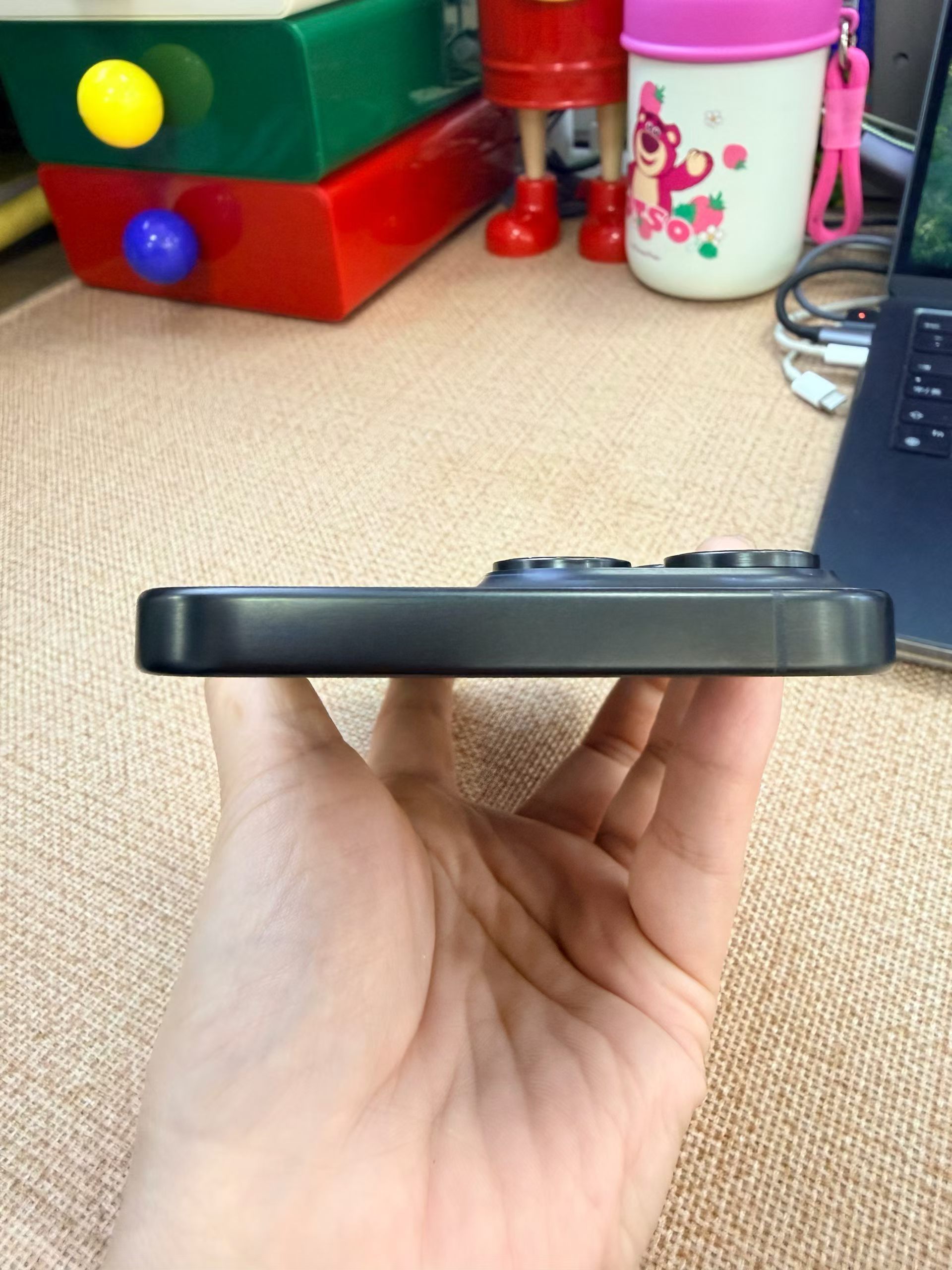 精品二手机苹果15Pro Max 256G黑电池效率88%，三星G9N屏，98新